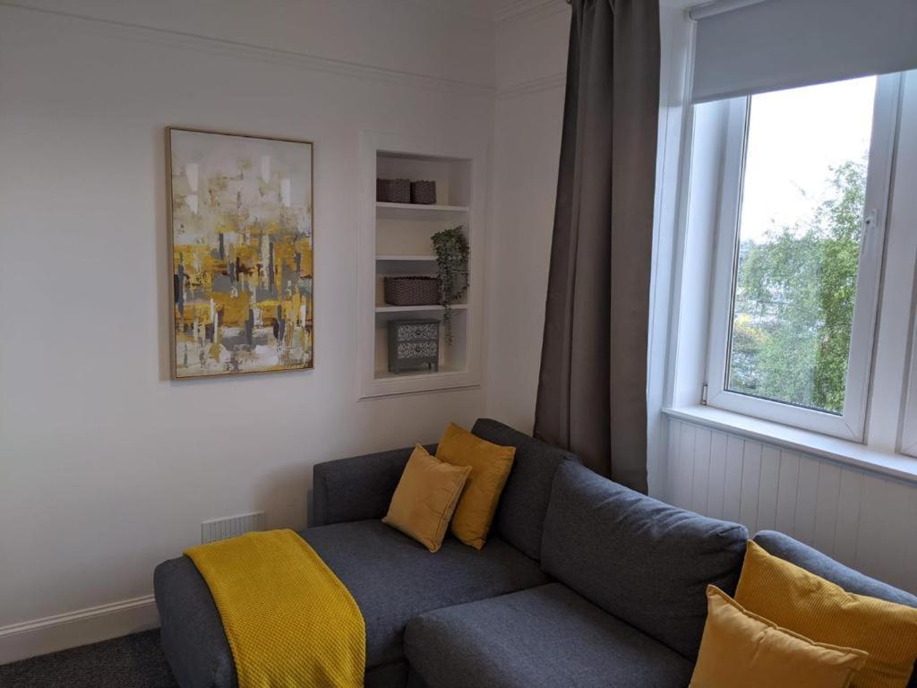 Glenclova - No 5 Bellyeoman, Bright Two Bedroom Apartment Dunfermline Exterior foto