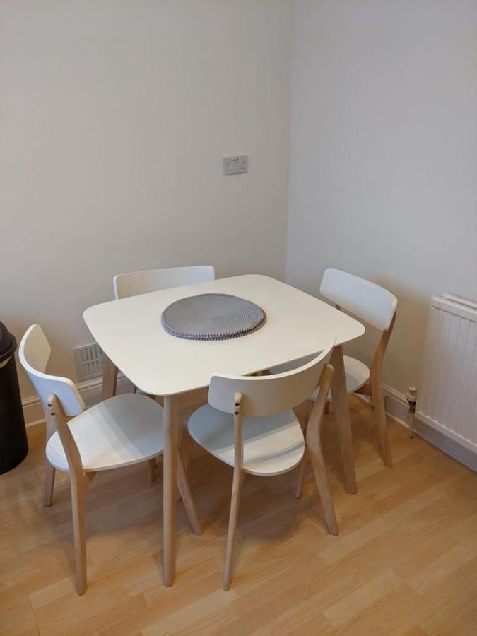 Glenclova - No 5 Bellyeoman, Bright Two Bedroom Apartment Dunfermline Exterior foto